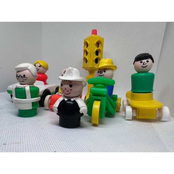 Vintage Fisher-Price Little People Playset Vehicles & Accessories Traffic Imagin - Picture 4 of 13
